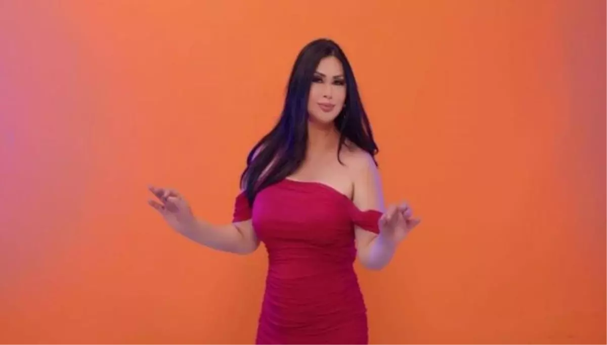 İlvanlım şarkısıyla tanınan Nur Ertürk'ten müzik dünyasına bomba gibi dönüş