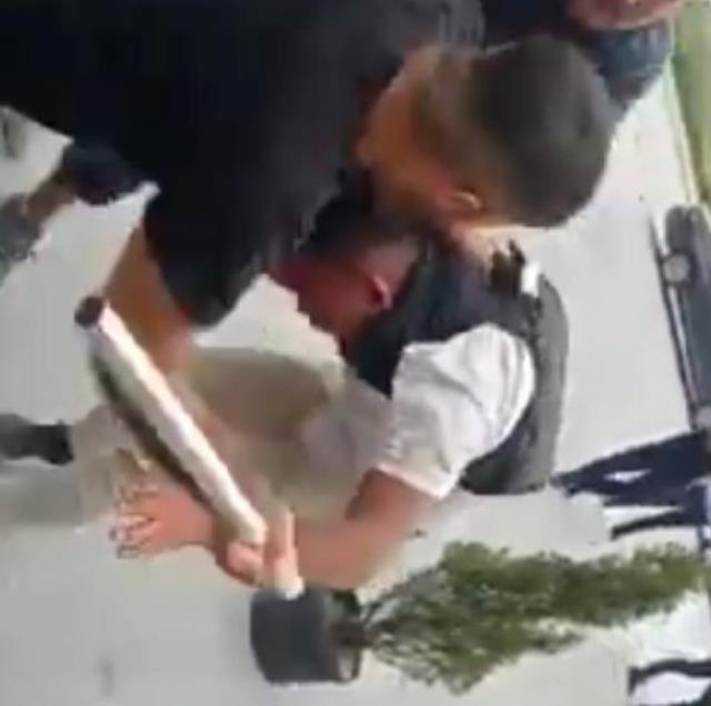 Karısını taciz eden adama randevu tuzağı! Yakaladıkları an öldüresiye dövdüler