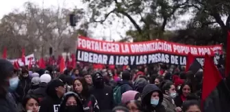 Şili'de Pinochet kurbanlarını anmak için meydana çıkan protestocular polisle çatıştı (2)