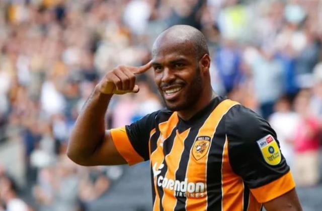 Survivor finalinin reklam arasında olanlar olmuş! Acun'un attırdığı imza İngiltere'yi salladı