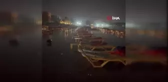 Dalgalar plajı göle çevirdi, işletmecisi neye uğradığını şaşırdı