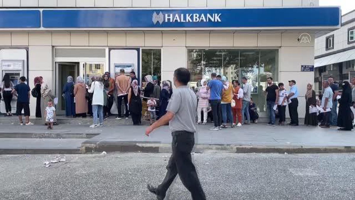 Vatandaşlar sosyal konut projesi için başvuru yapıyor