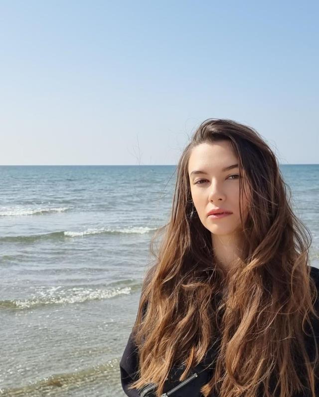 Hamilelik heyecanı yaşayan Leyla Lydia Tuğutlu, karnı burnunda pozlarını paylaştı Hamilelik heyecanı yaşayan Leyla Lydia Tuğutlu, karnı burnunda pozlarını paylaştı