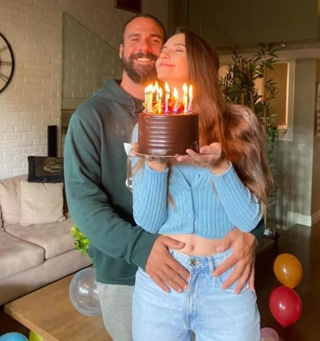 Hamilelik heyecanı yaşayan Leyla Lydia Tuğutlu, karnı burnunda pozlarını paylaştı Hamilelik heyecanı yaşayan Leyla Lydia Tuğutlu, karnı burnunda pozlarını paylaştı