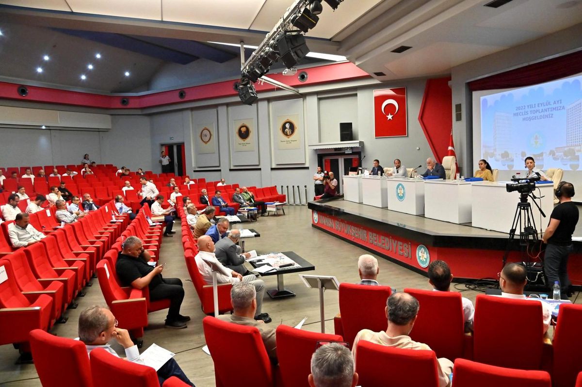 Manisa haberi: Meclis'te Manisa Büyükşehir'in çalışmaları anlatıldı