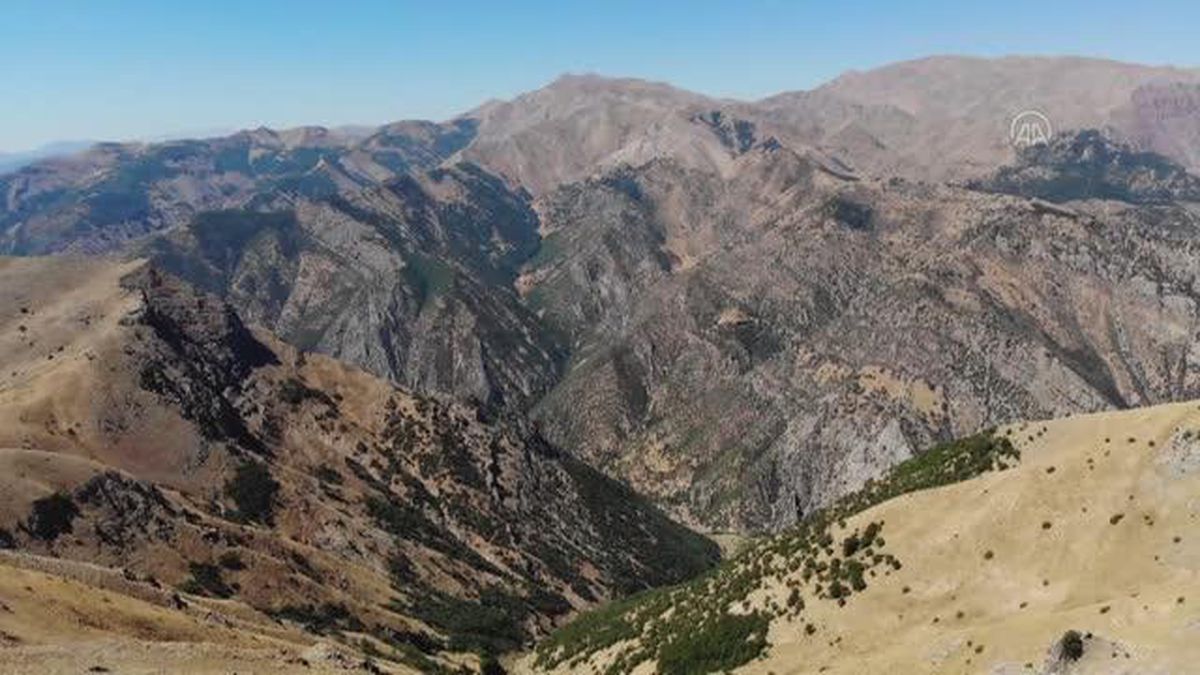 Munzur Dağları'nın 3 bin rakımlı zirveleri dağcıların rotasında