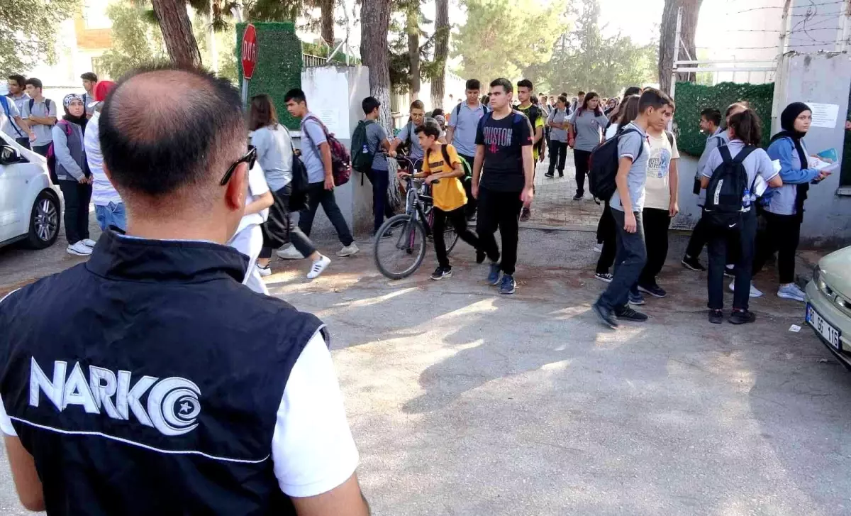 Osmaniye haberleri | Osmaniye'de okul önlerinde narkotik uygulaması