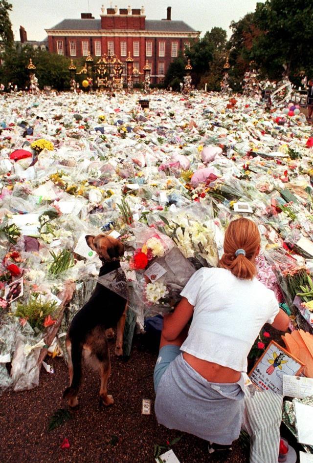 Prenses Diana, çiçekleriyle Kraliçe II. Elizabeth'i gölgede bıraktı