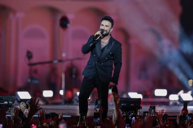 Tarkan... İZMİR KONSERİNİN GELİRİ 3 KURUMA BAĞIŞLADI! Tarkan... İZMİR KONSERİNİN GELİRİ 3 KURUMA BAĞIŞLADI!