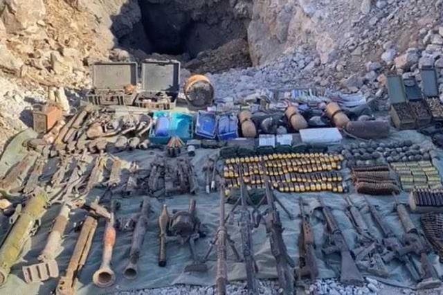 Teröristlere ait 2 mağaraya giren Mehmetçik o anları paylaştı! Çok sayıda mühimmat ele geçirildi