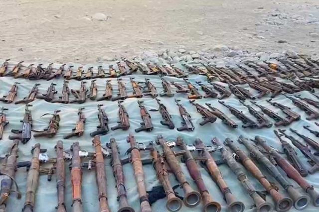 Teröristlere ait 2 mağaraya giren Mehmetçik o anları paylaştı! Çok sayıda mühimmat ele geçirildi