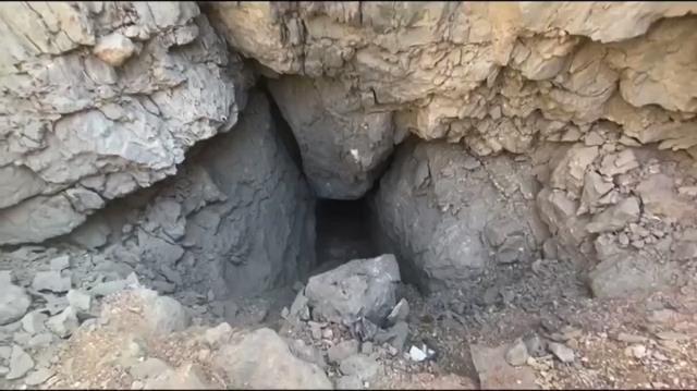 Teröristlere ait 2 mağaraya giren Mehmetçik o anları paylaştı! Çok sayıda mühimmat ele geçirildi