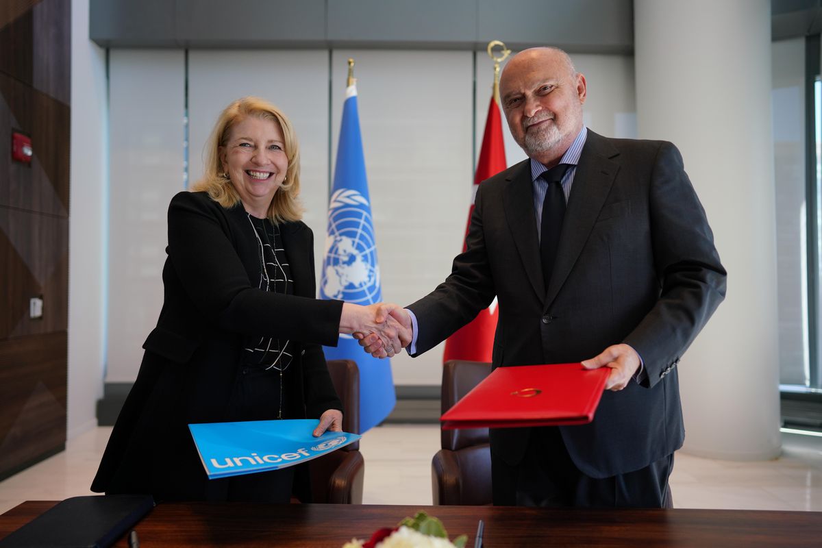 Türkiye ve UNICEF, 'Ev Sahibi Ülke Anlaşması'nı yeniledi