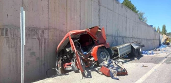 Kütahya haberleri... Gediz'de 3 aracın karıştığı trafik kazasında 2 kişi yaralandı