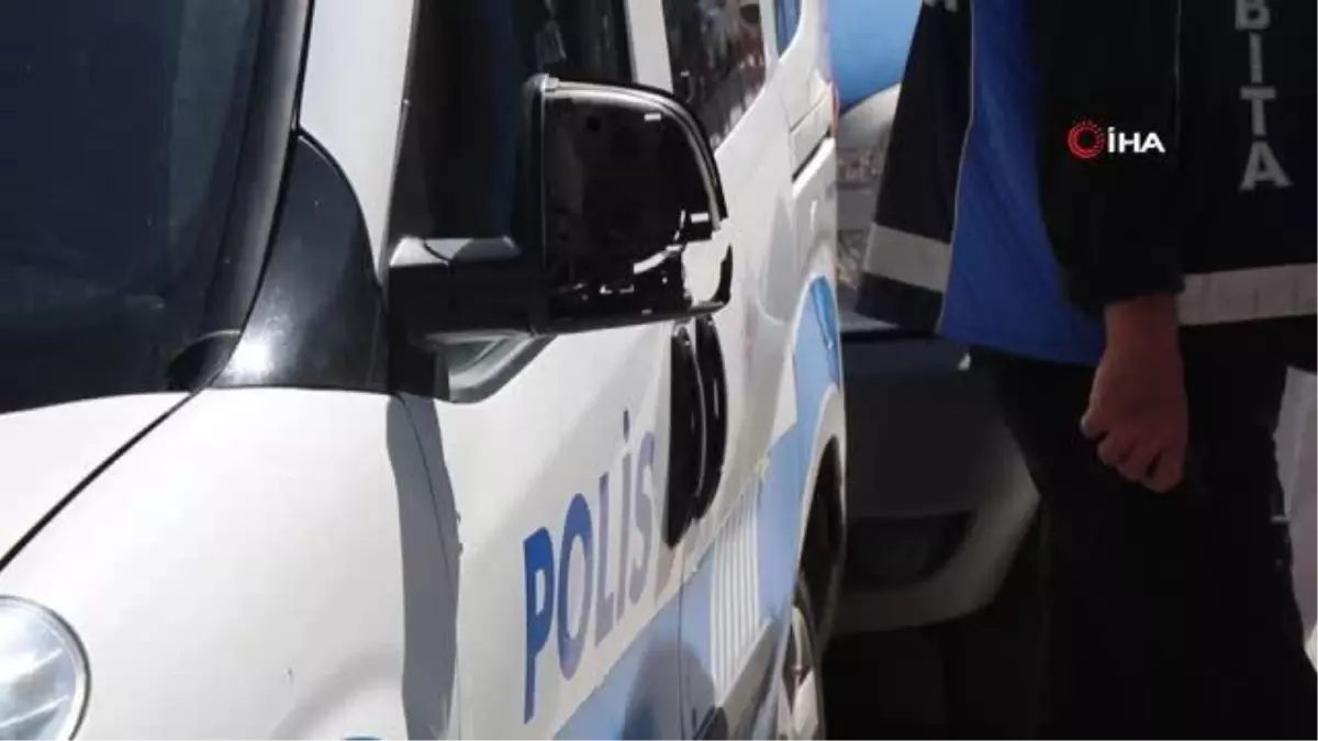 Son dakika haberi | Hafif ticari araç, polis ve zabıta araçlarına çarptı