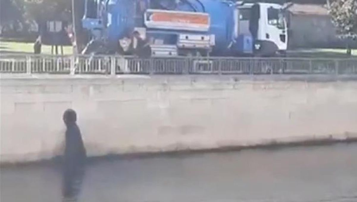 Kağıthane Deresi'ne akan atık sular korkuya neden oldu