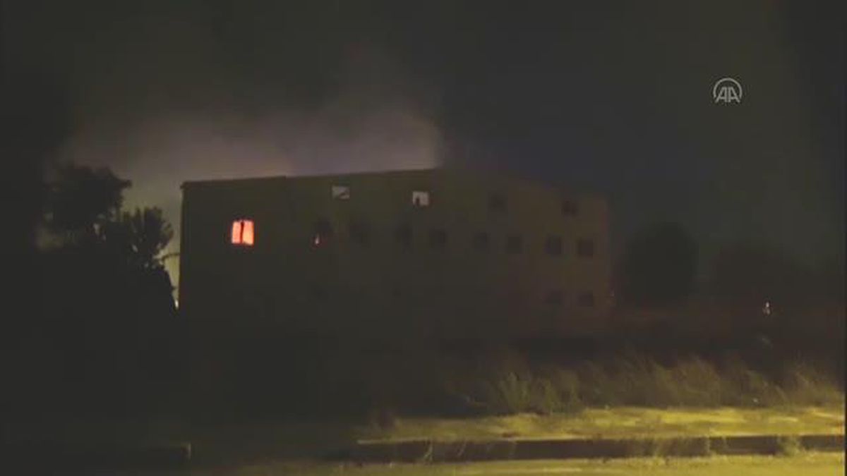 Son dakika haber... Yatak fabrikasında çıkan yangın hasara neden oldu