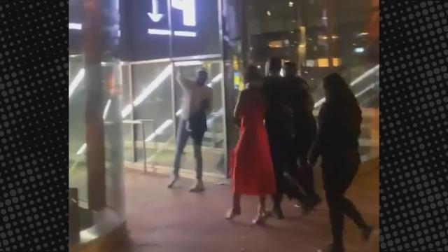 Çılgın çocuk Mario Balotelli, kameralara fena yakalandı! Çılgın çocuk Mario Balotelli, kameralara fena yakalandı!