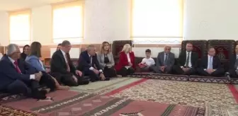 Sivas haber | Cumhurbaşkanı Yardımcısı Oktay, Sivas'ta Alibaba Cemevi'ni ziyaret etti