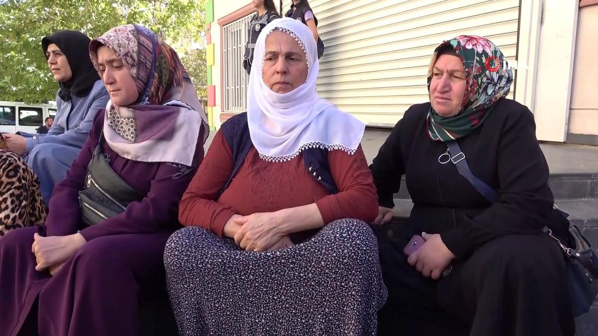 Diyarbakır haber! Diyarbakır'da ailelerin evlat nöbeti bin 110'uncu gününde