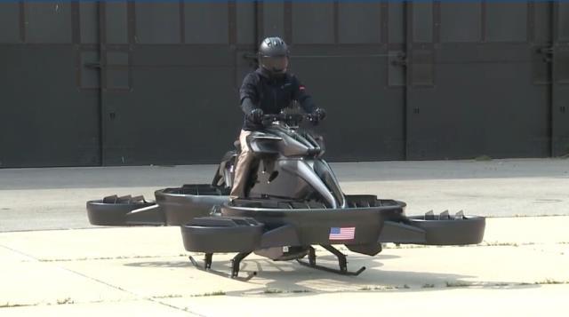 Dünya'nın ilk uçan bisikleti ABD'de tanıtıldı, saatte 100 km hıza ulaşıyor