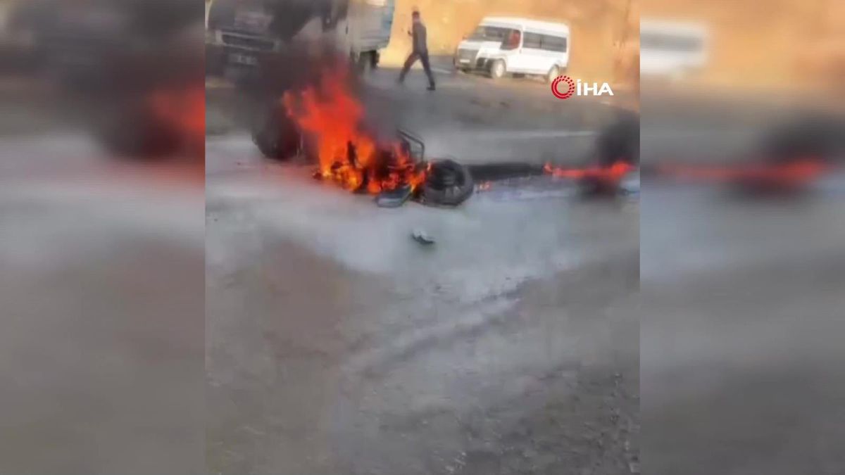 Son dakika haber... Kaza sonrası motosikletiyle alevler içinde kaldı, vatandaşlar yanmaktan kurtardı