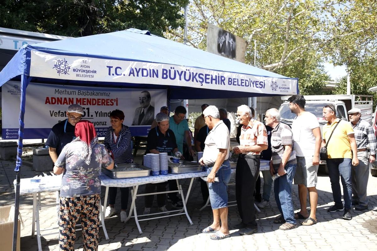 İzmir yerel: Aydın Büyükşehir Belediyesi merhum Başbakan Menderes'i andı