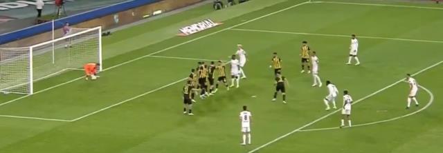 Beşiktaş maçında ilginç anlar! Kaleci kaleyi boş bıraksa gol geçersiz sayılacaktı