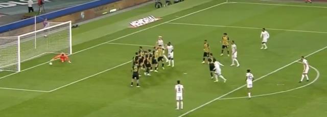 Beşiktaş maçında ilginç anlar! Kaleci kaleyi boş bıraksa gol geçersiz sayılacaktı