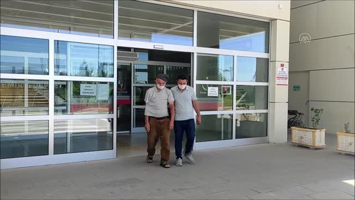 Darbettiği üreticinin 1 ton 700 kilogram bademini alıp kaçan şüpheli tutuklandı