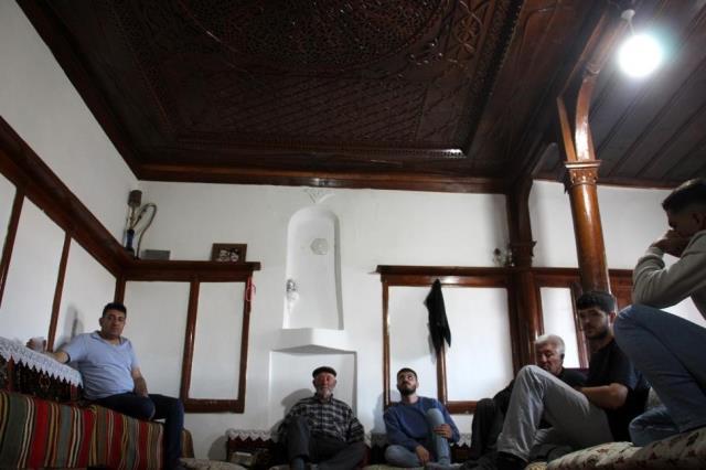 Dışardan sıradan bir ev gibi görülüyor, içeri görenler gözlerine inanamıyor