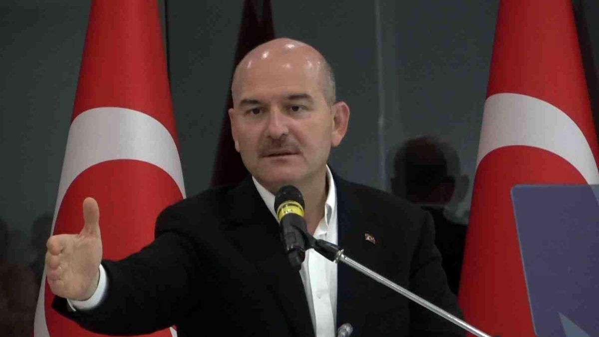 Kırklareli politika haberi... KIRKLARELİ - İçişleri Bakanı Soylu, Kırklareli'nde STK temsilcileriyle buluştu