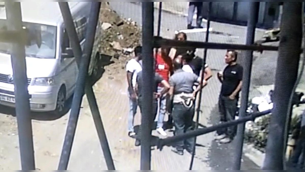 Son dakika haber... İstanbul'da ortalığın karıştığı silahlı ve sopalı kavga kamerada