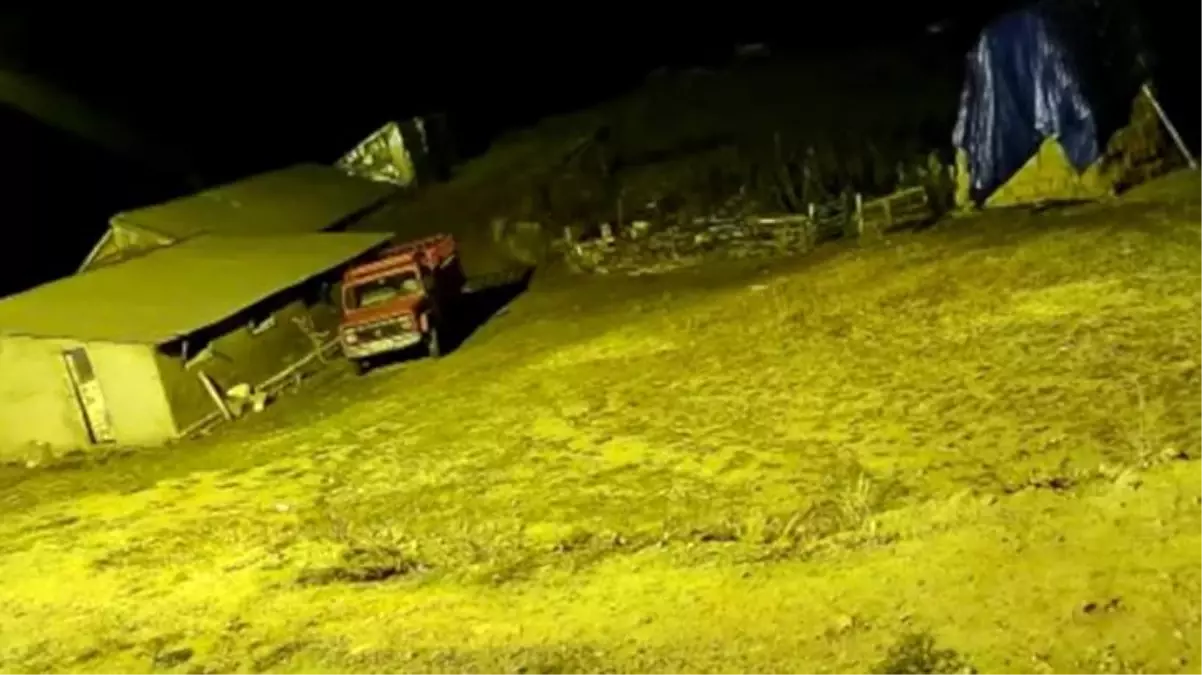 Merkez üssü Erzurum olan deprem Bingöl'ü böyle salladı! Korku filmini andıran görüntü