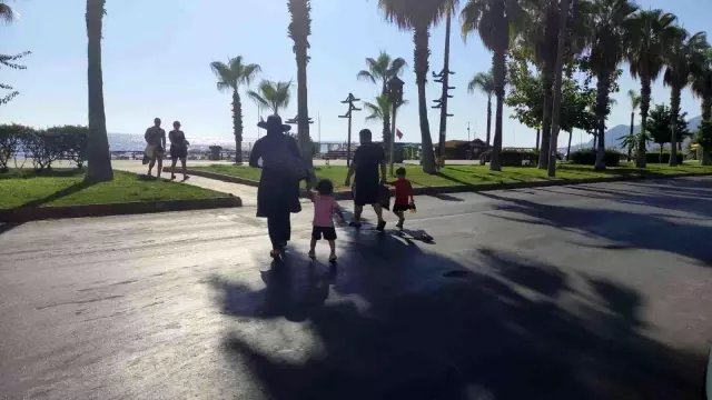 Motosikletin çarptığı hamile kadın, karnındaki ikiz bebekleriyle birlikte can verdi