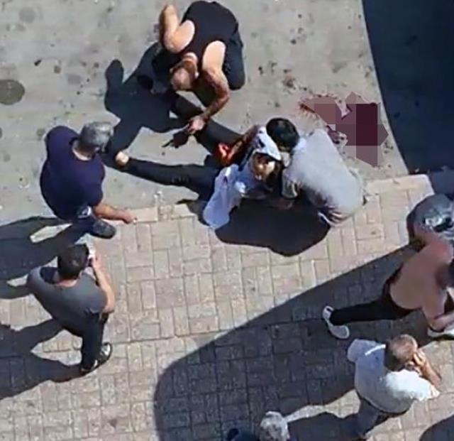 Silahlı saldırıda ölen Hakan, kurtulmak için ayakkabısını fırlatmış Silahlı saldırıda ölen Hakan, kurtulmak için ayakkabısını fırlatmış