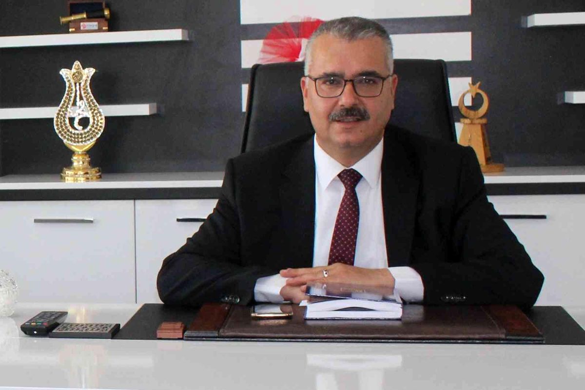 İzmir haberleri | AK Parti İl Başkanı Ahlatcı, Menderes'in idamının yıl dönümü dolayısıyla mesaj yayımladı