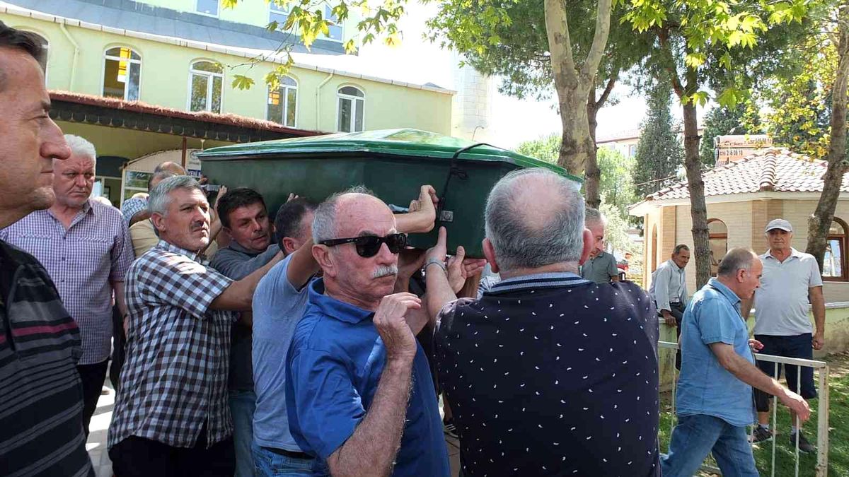 Burhaniyeli mühendis sevenlerini üzdü