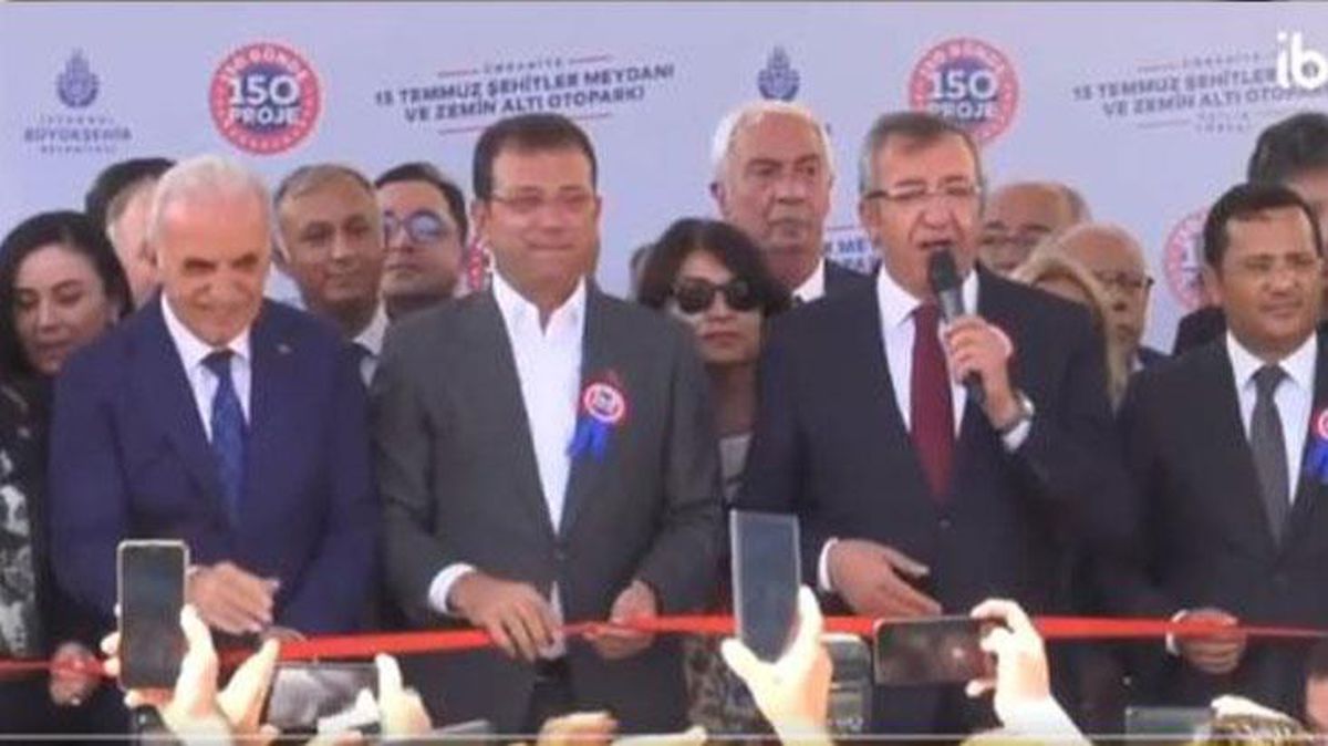 CHP'li isim Cumhurbaşkanı'nı eleştirirken yanda duran AK Partili başkana tepki yağdı, yanıtını fotoğrafla verdi