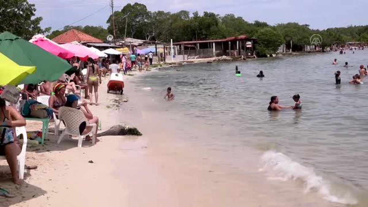 HİGUEROTE - Venezuela'da gönüllüler Uluslararası Kıyı Temizliği Günü etkinliğine katıldı