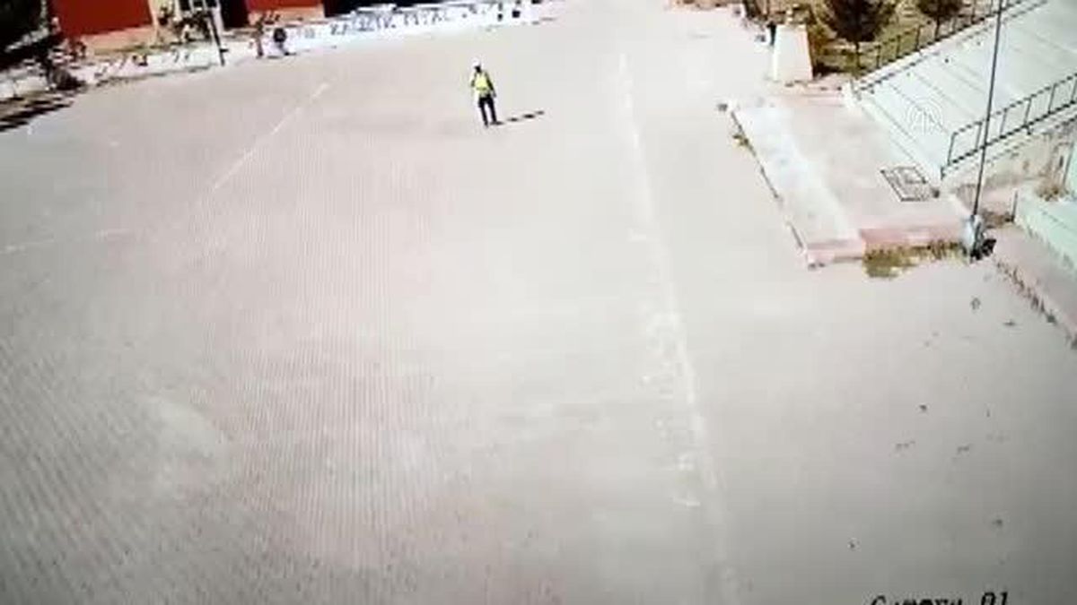 Son Dakika | KPSS'ye geç kalanlar polis ekiplerince okullara yetiştirildi