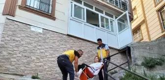 Son dakika haberi | Merdivenlerden düşüp iki ayağını kıran genç, sınava ambulansla geldi