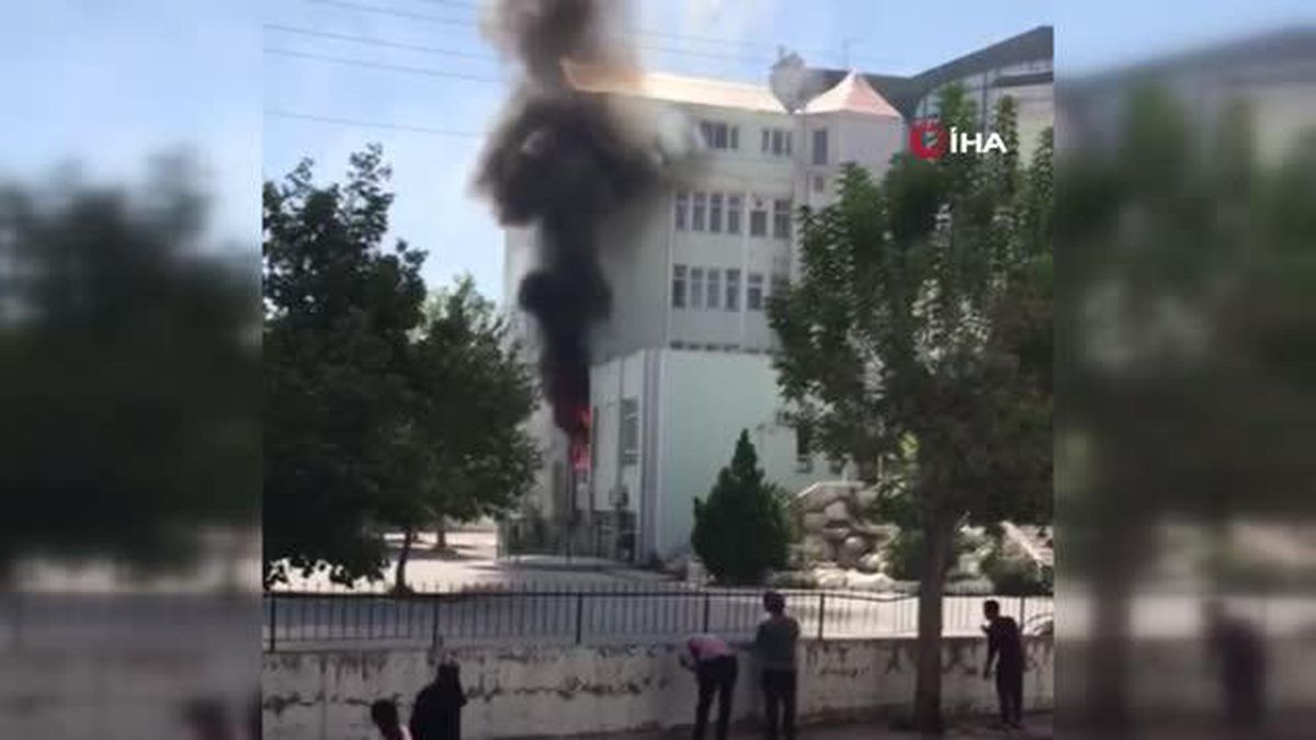 Sağlık merkezindeki yangın paniğe neden oldu
