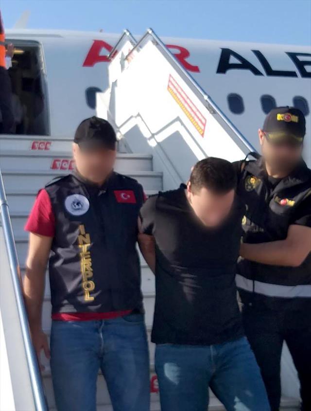 Soylu'dan Emre Olur açıklaması: Emniyet Teşkilatımızı, sıkı takiple bir soysuzu daha ülkemize getirdiği için tebrik ederim