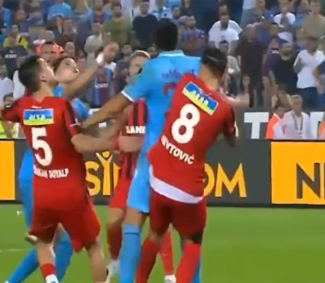 Süper Lig'de kıyamet koptu! 'Trabzon'da kara gece' etiketi gündemin zirvesinde