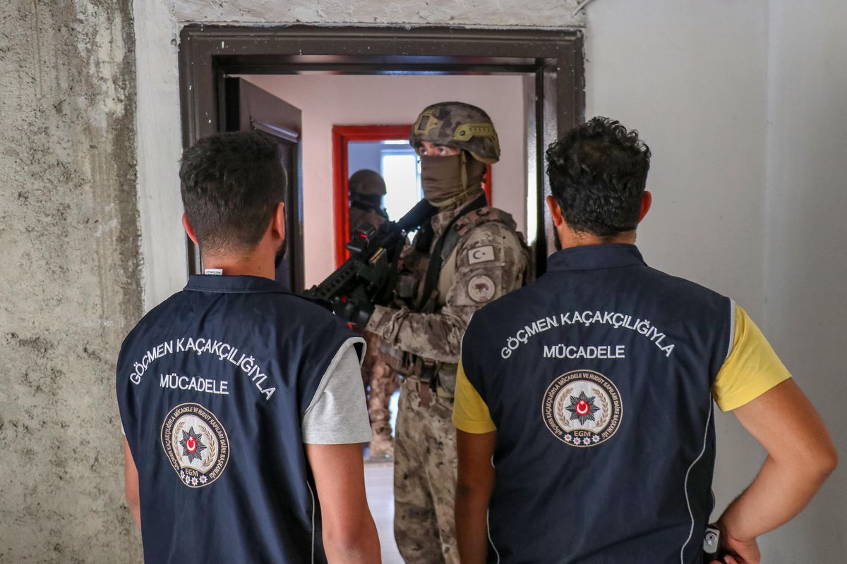 30 düzensiz göçmen yakalandı