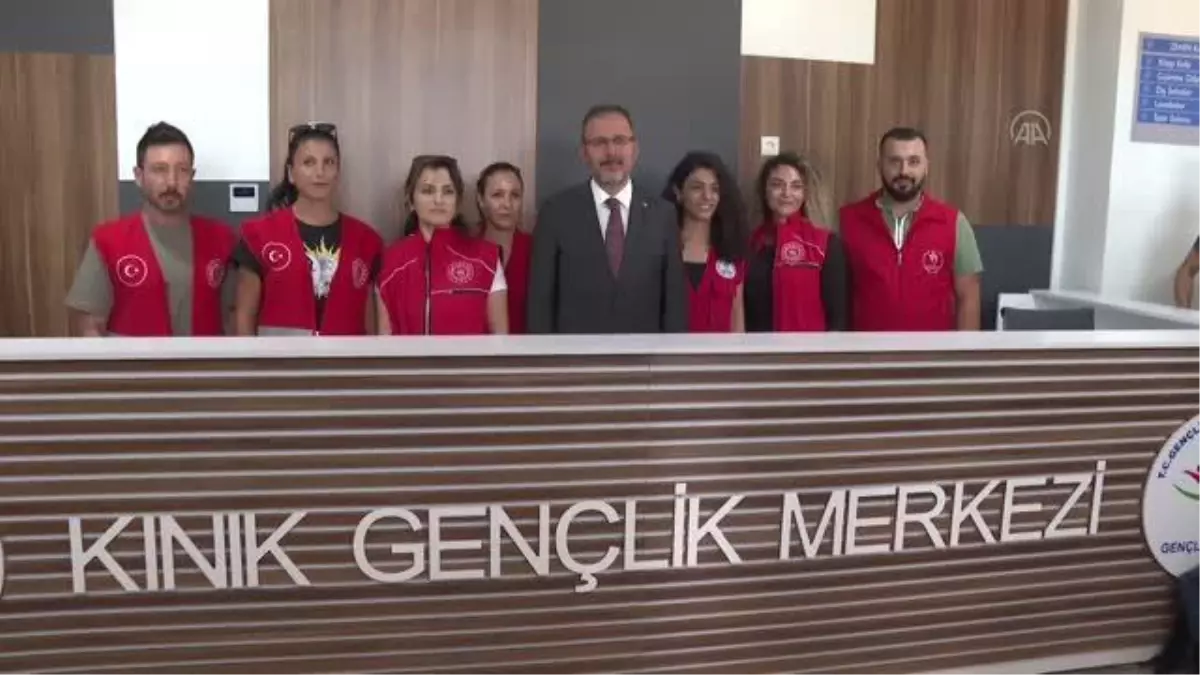 İzmir haber... Bakan Kasapoğlu, Kınık Gençlik Merkezi'nin açılışına katıldı