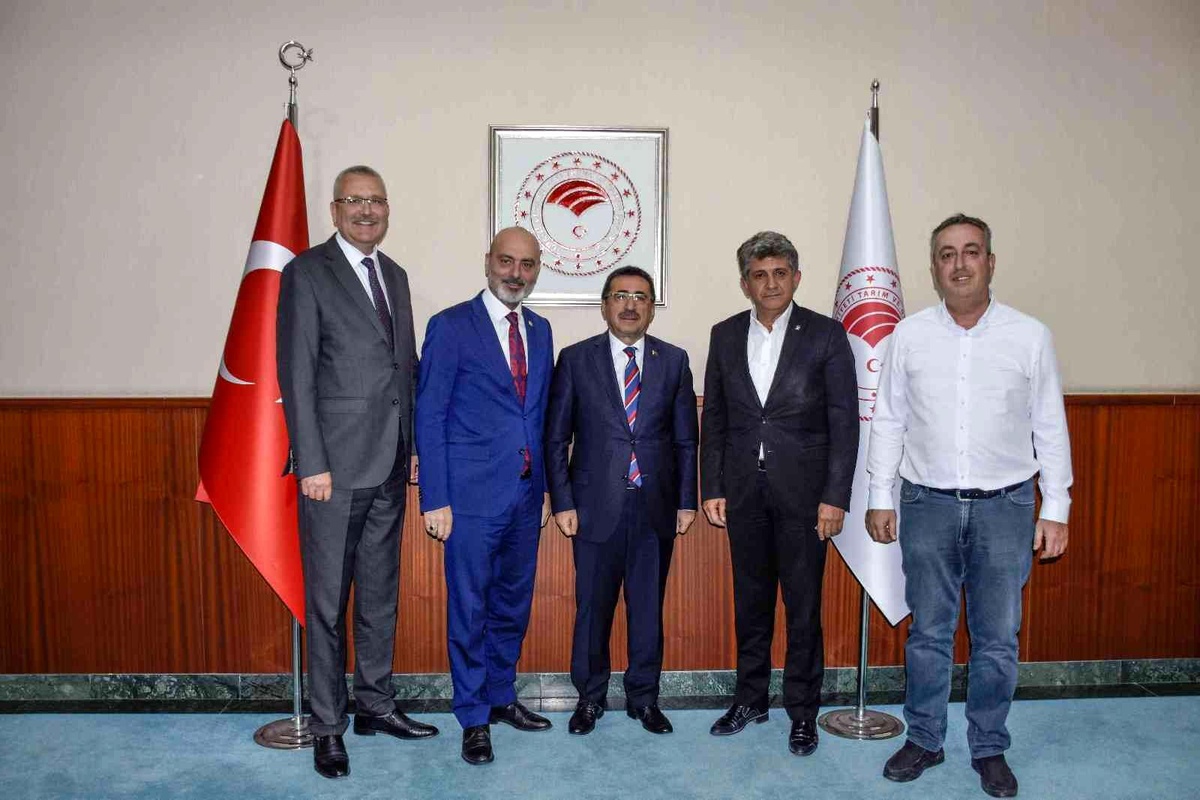 Ankara haberleri... Başkan Özkan'dan Tarım ve Orman Bakan Yardımcısı Pakdil ile Ankara'da görüşme