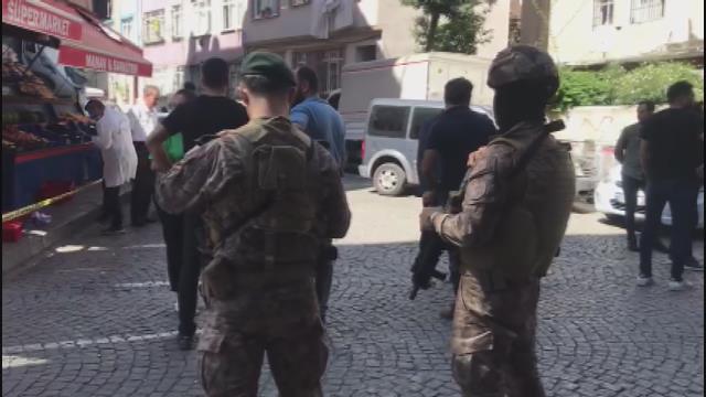 Fatih'te 2 polisi vuran saldırganların sabah saatlerinde Başakşehir'de 2 kişiyi öldürdükleri ortaya çıktı