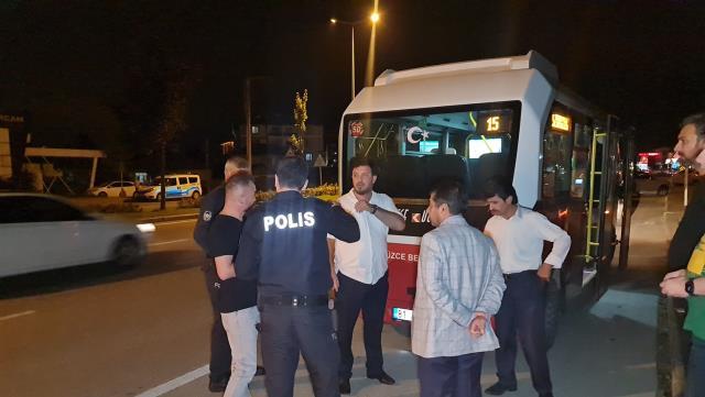 Halk otobüsüne silahlı saldırı! Seyir halindeyken motosikletten ateş açtılar